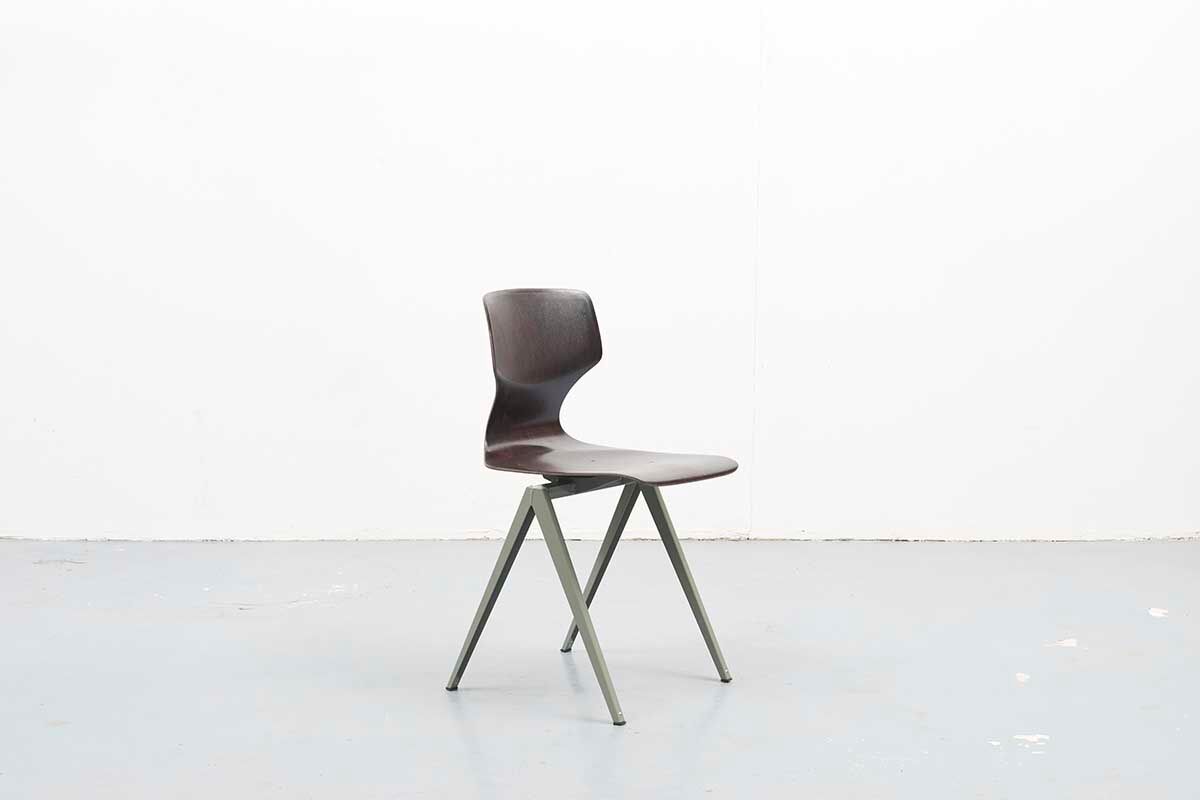 Galvanitas s19 chair reissue ebony green
