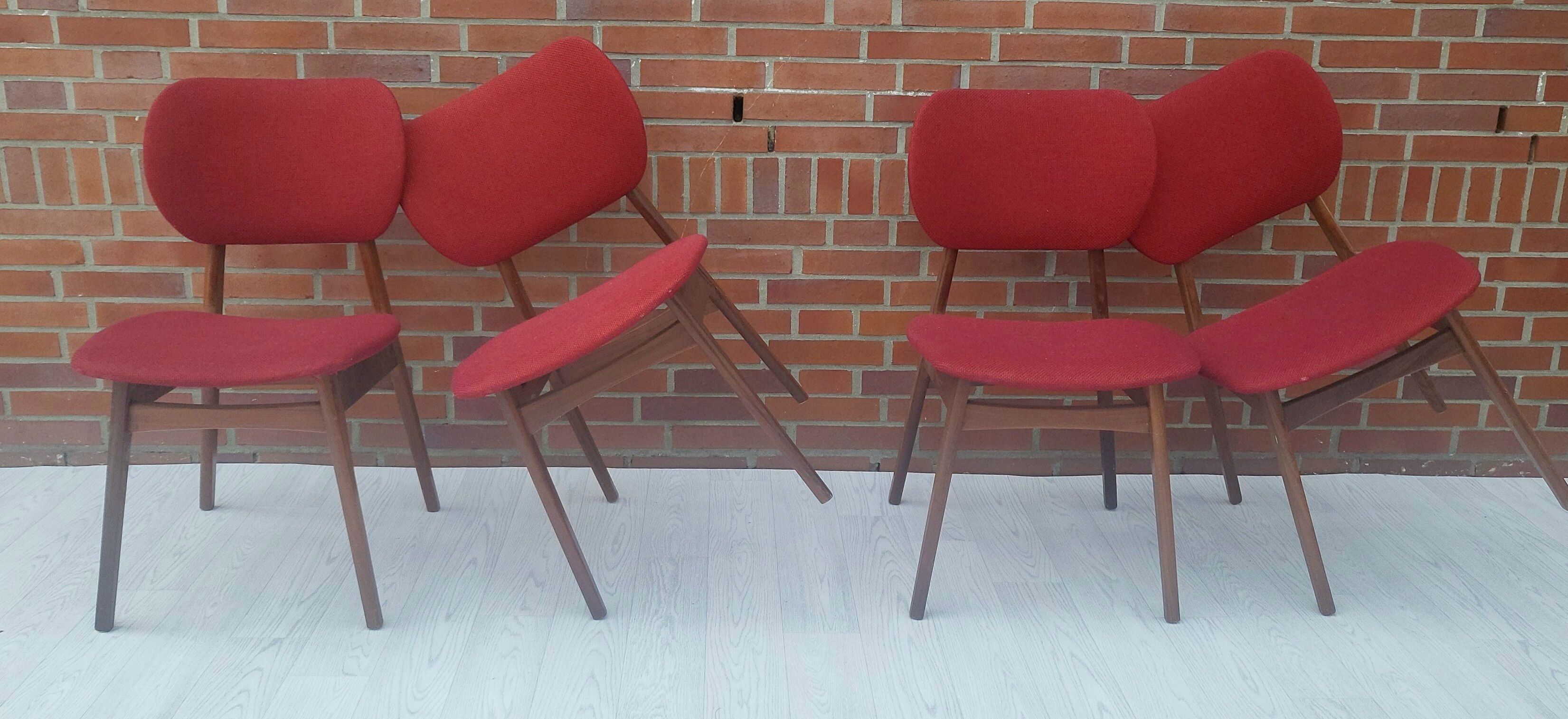 Lot of 4 middle century chairs