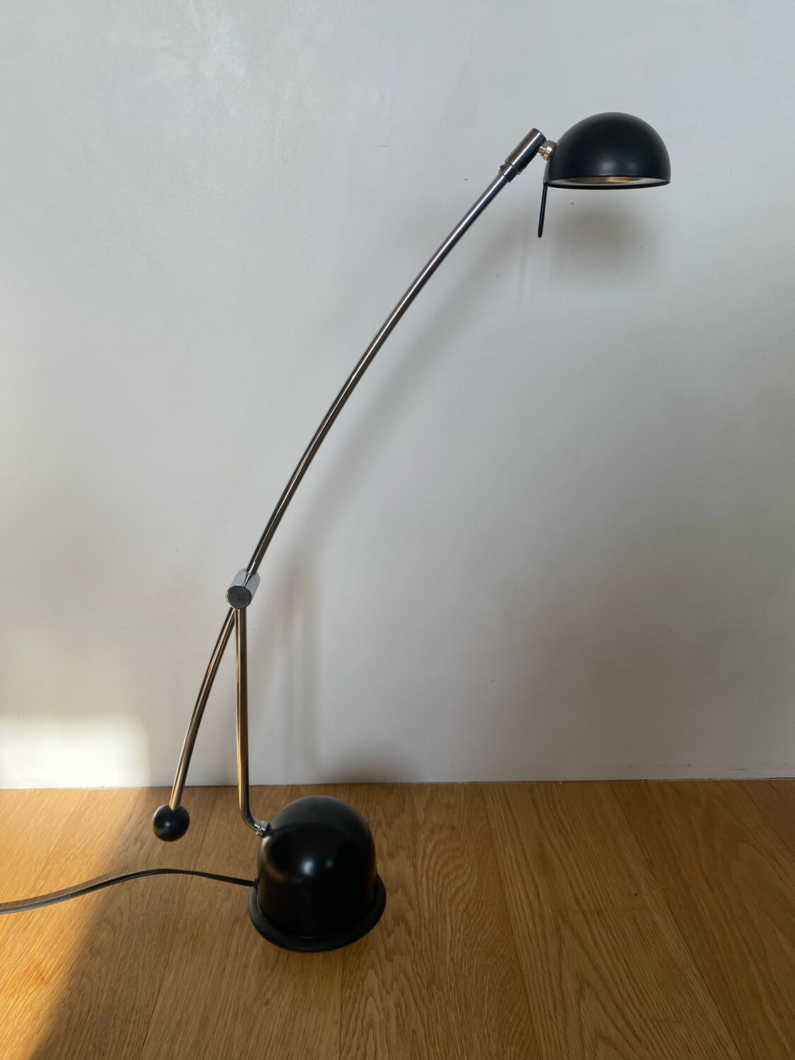 Desk lamp with black and chrome balance Massive vintage 80s