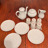 Vintage Haviland Limoges coffee service, 12 pieces in excellent condition.