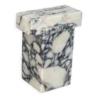 Stèle en marbre.