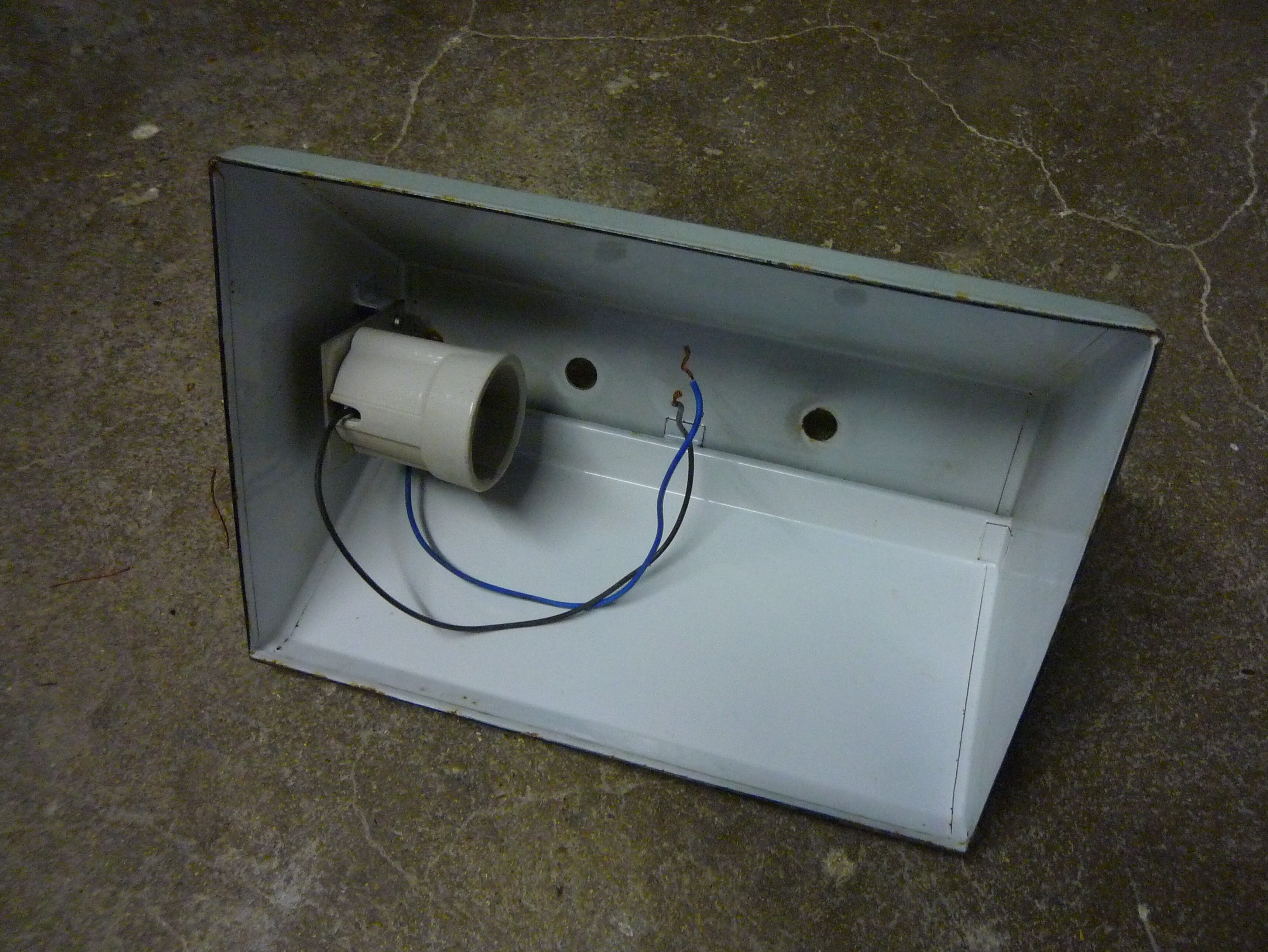 Industrial suspension in enamelled folded metal, vintage 60s