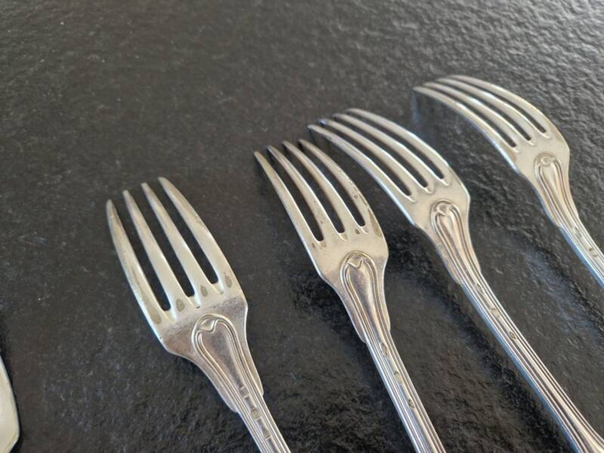 Master Goldsmith : Alfénide, Christofle, Paris - Series of 8 table forks - Chinon model