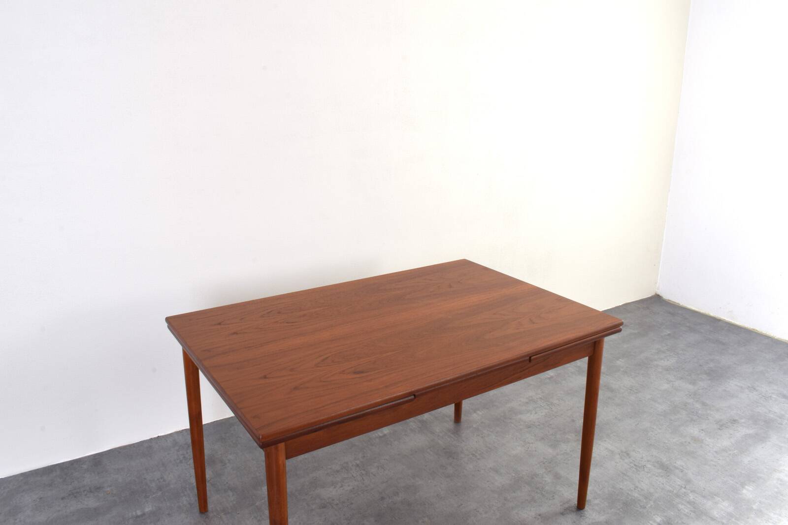 Mid-century Danish teak extendable dining table, 1960s.