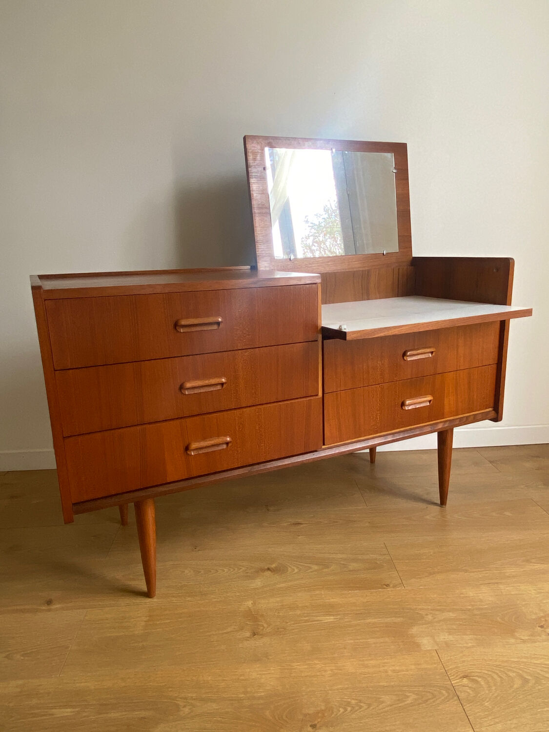 Vintage hairdresser 60s