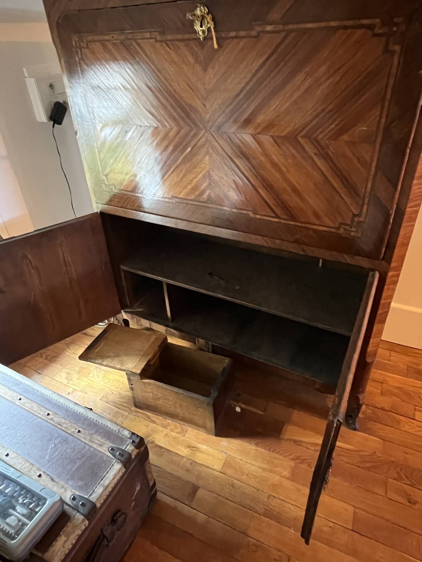 Secretary 18th century in marquetry