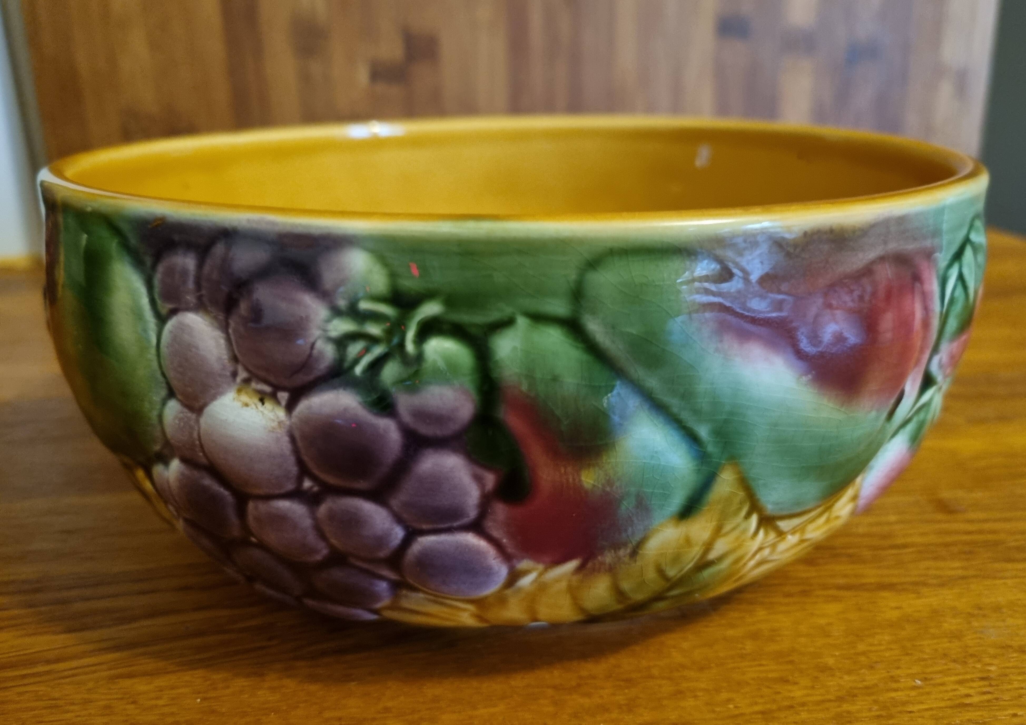 Barbotine Sarreguemines Fruits pattern salad bowl