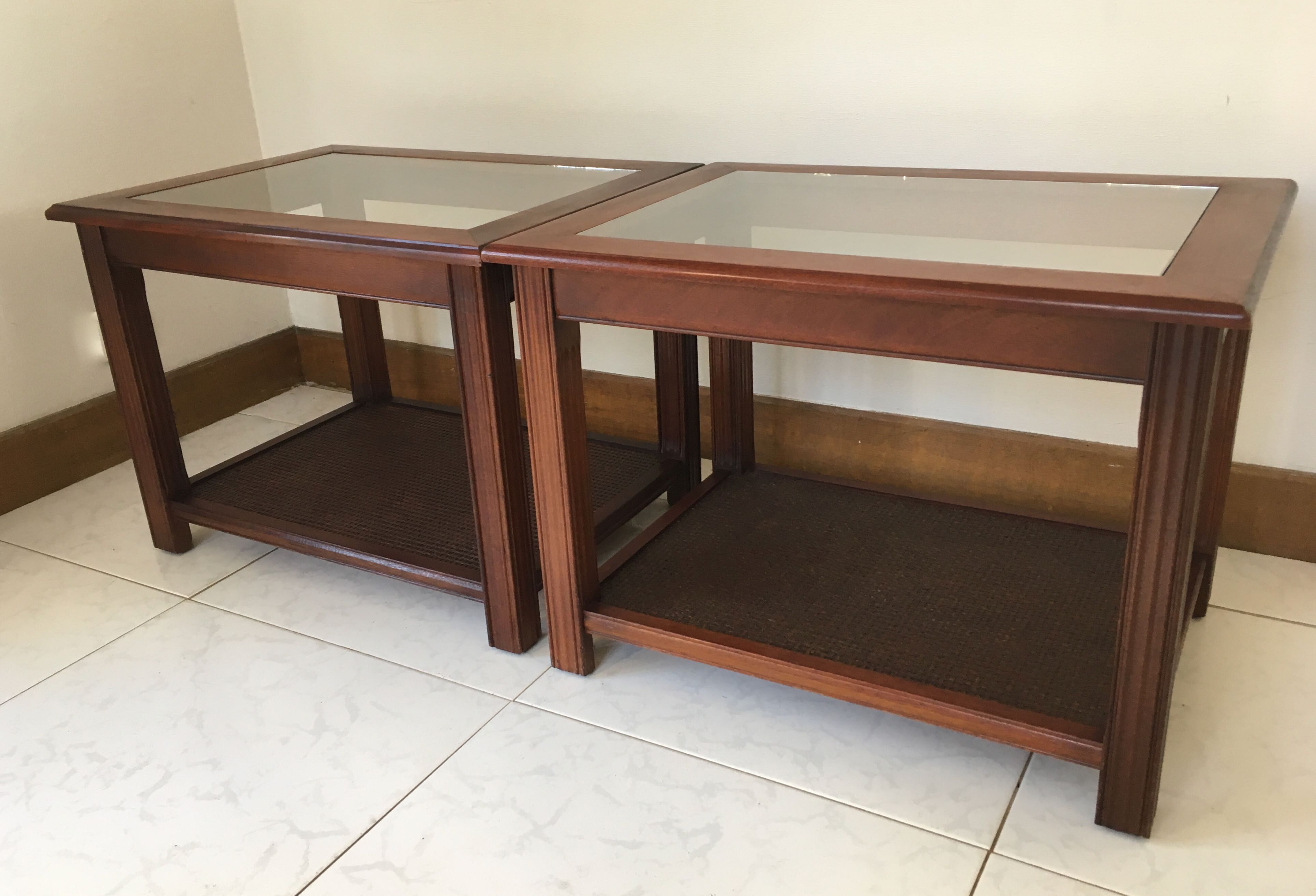 Pieces of sofa wood cannage and glass