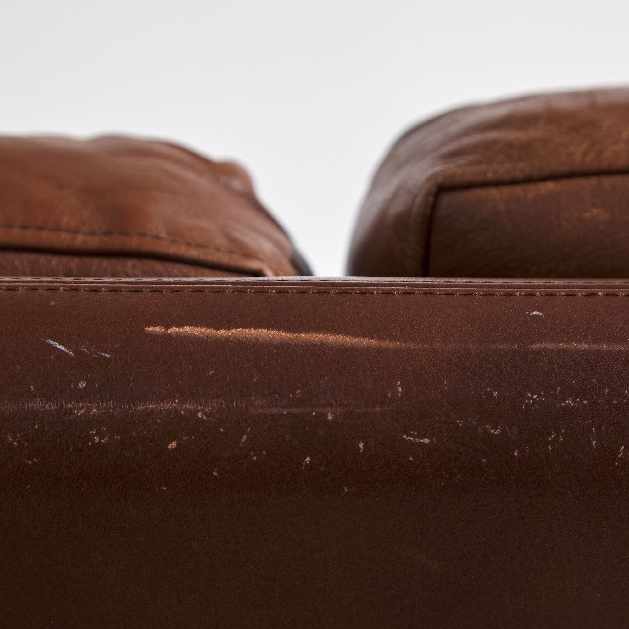Three-seater leather sofa