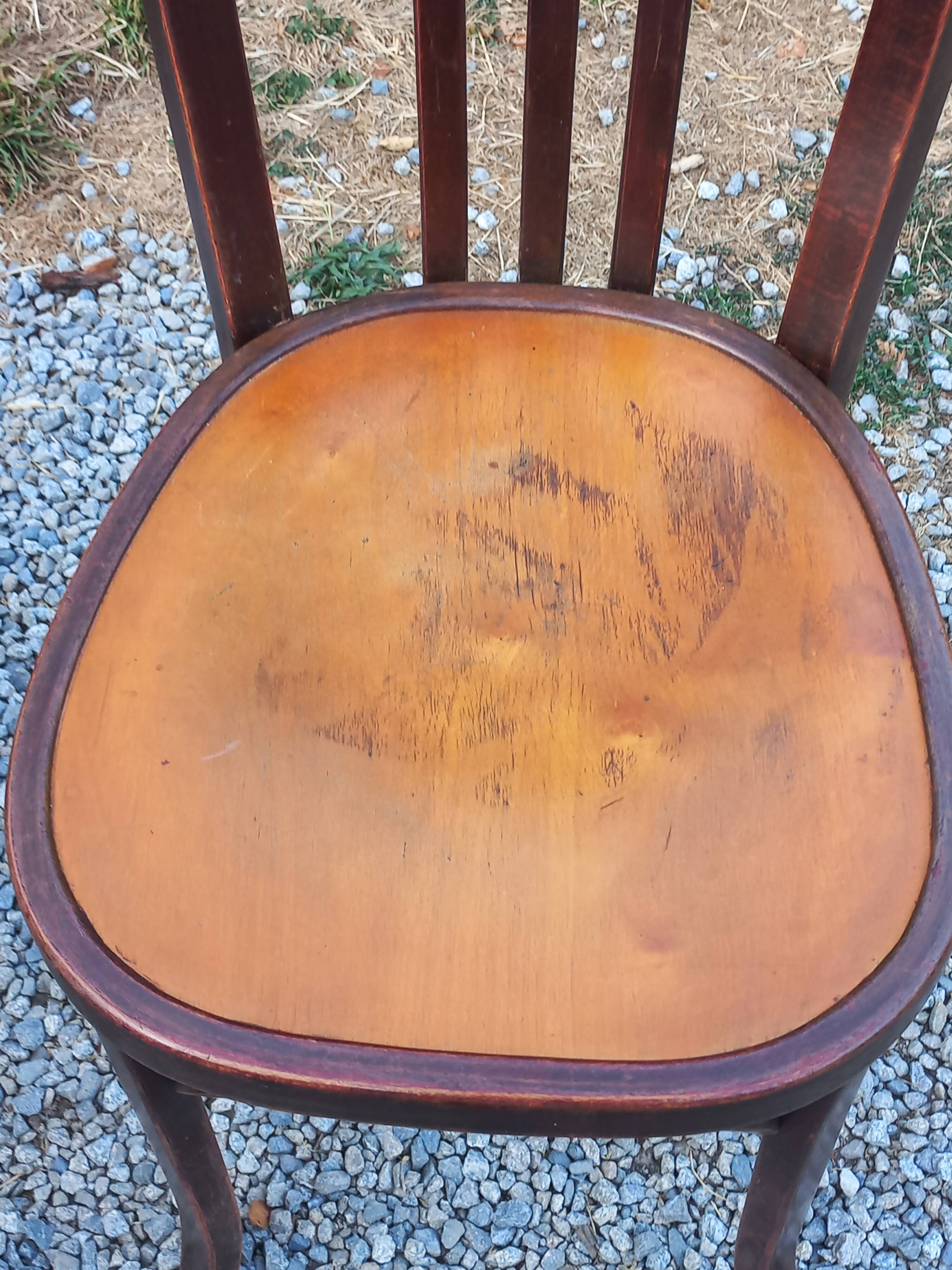 Set de 5 chaises de bistrot anciennes