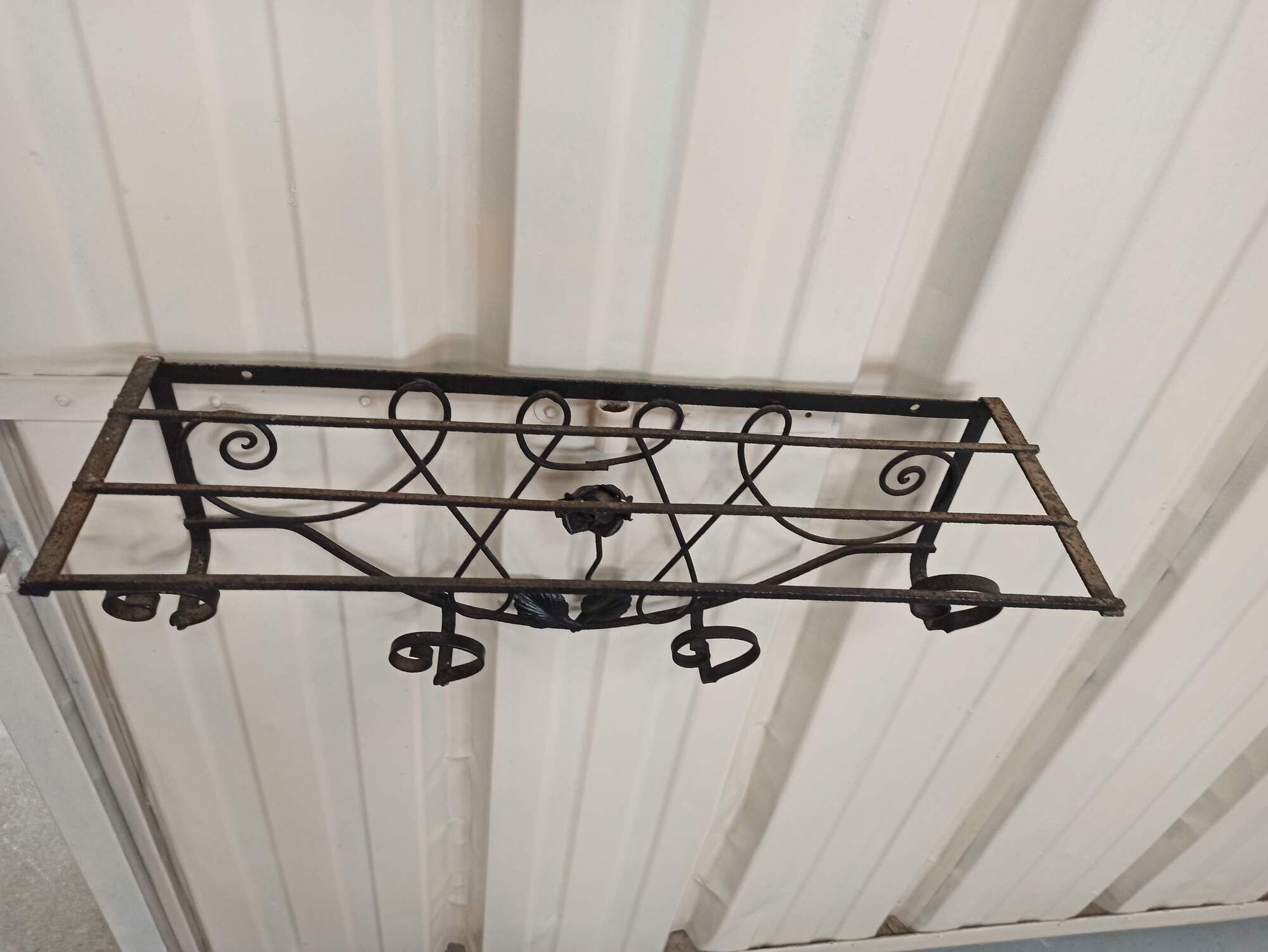 Coat rack in wrought iron art deco patère with decoration of black rose coat rack coat rack
