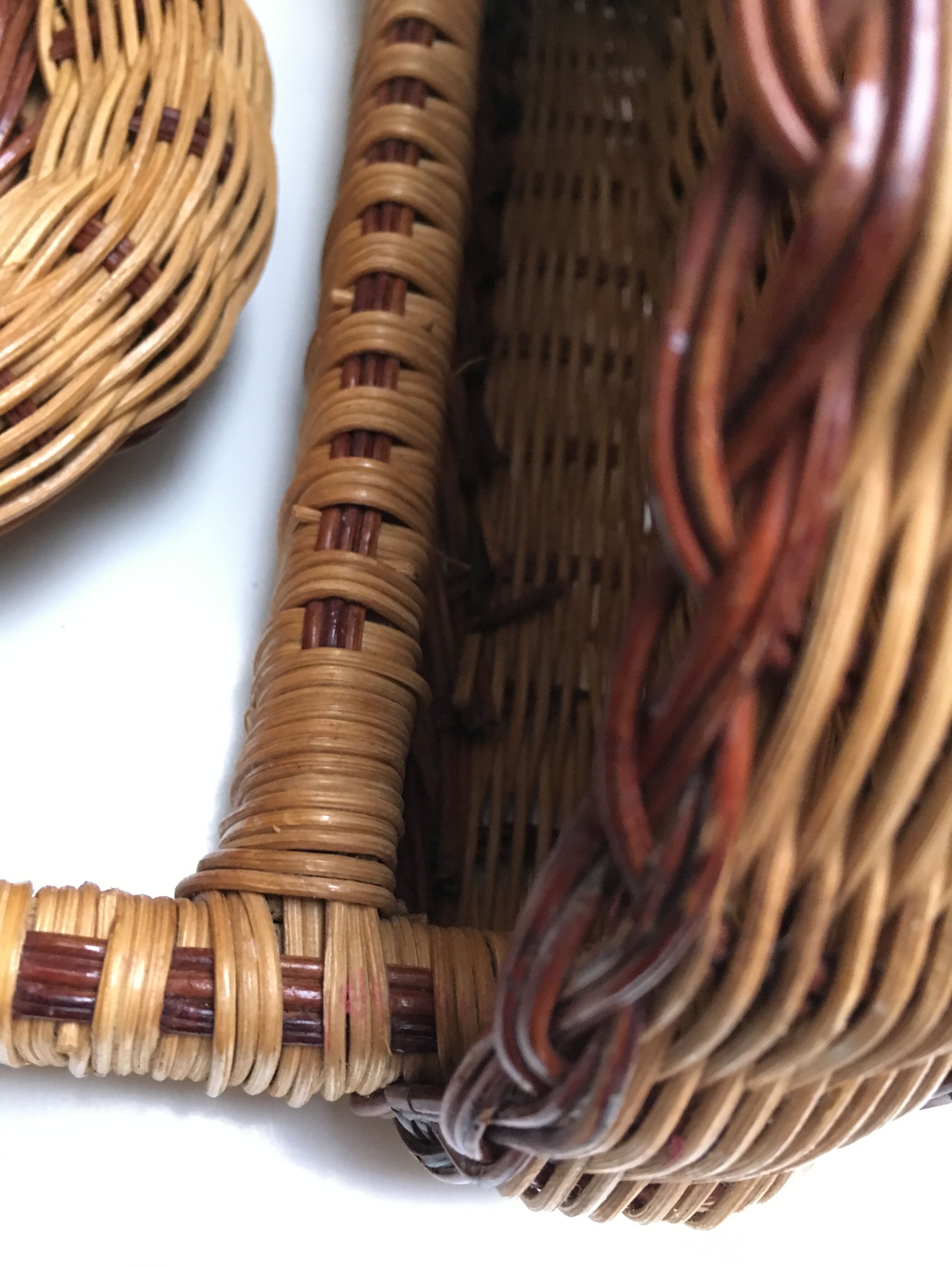 Table mirror in rattan 29 x 20 cm