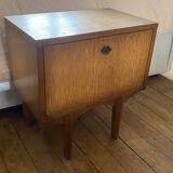 2 tables de chevet en bois