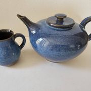 Teapot and milk jug set in glazed ceramic (cobalt blue) design