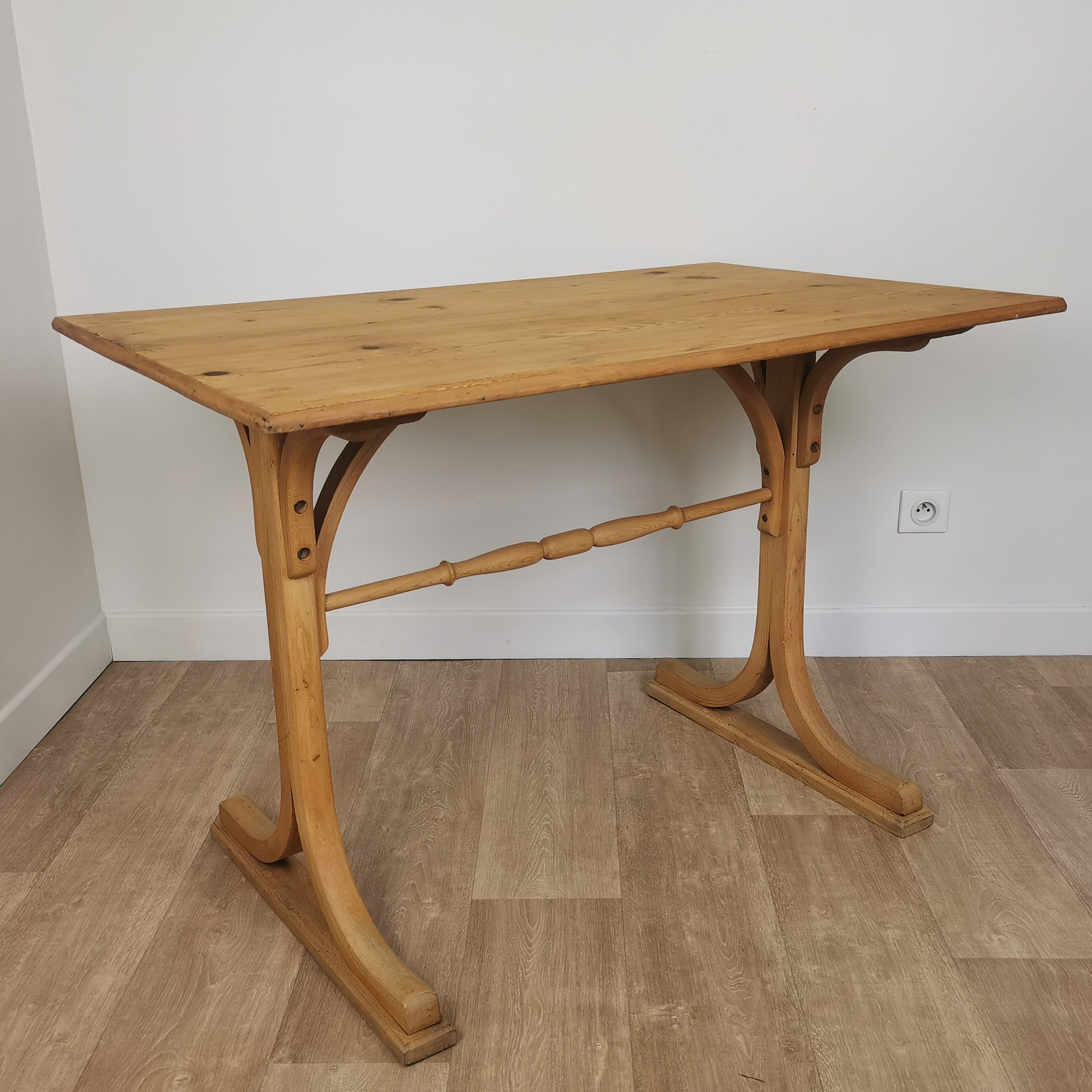 Italian bistro table