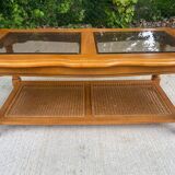 Table basse vintage en bois massif, verre et cannage