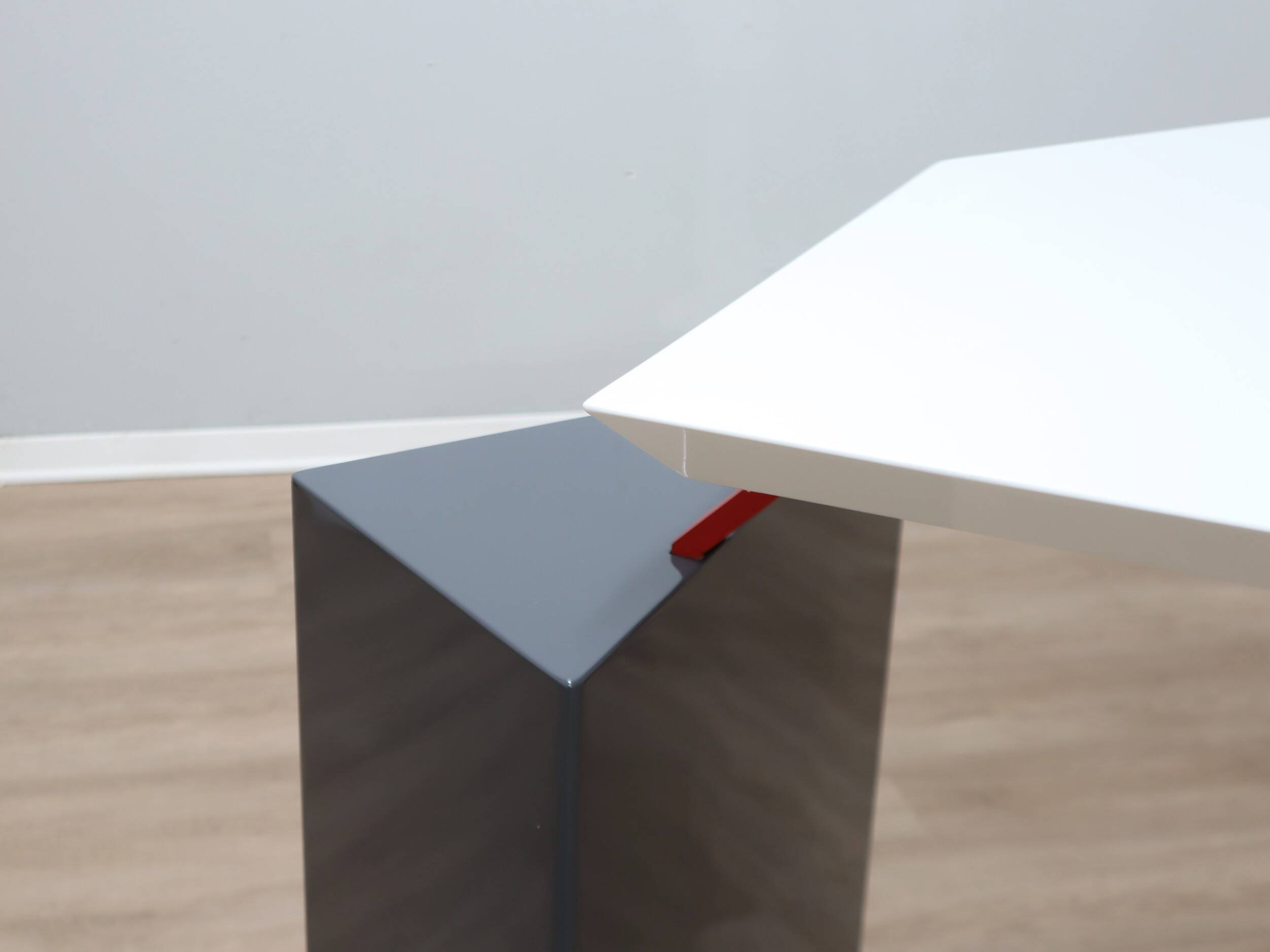 Post-Modern writing desk by Saporiti design Franco Corradini 1980s