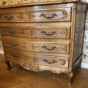 Commode style régence Louis XIV merisier