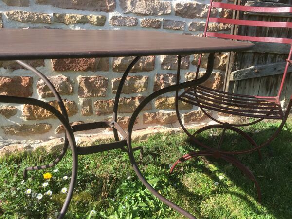 Ensemble de jardin en fer forgé