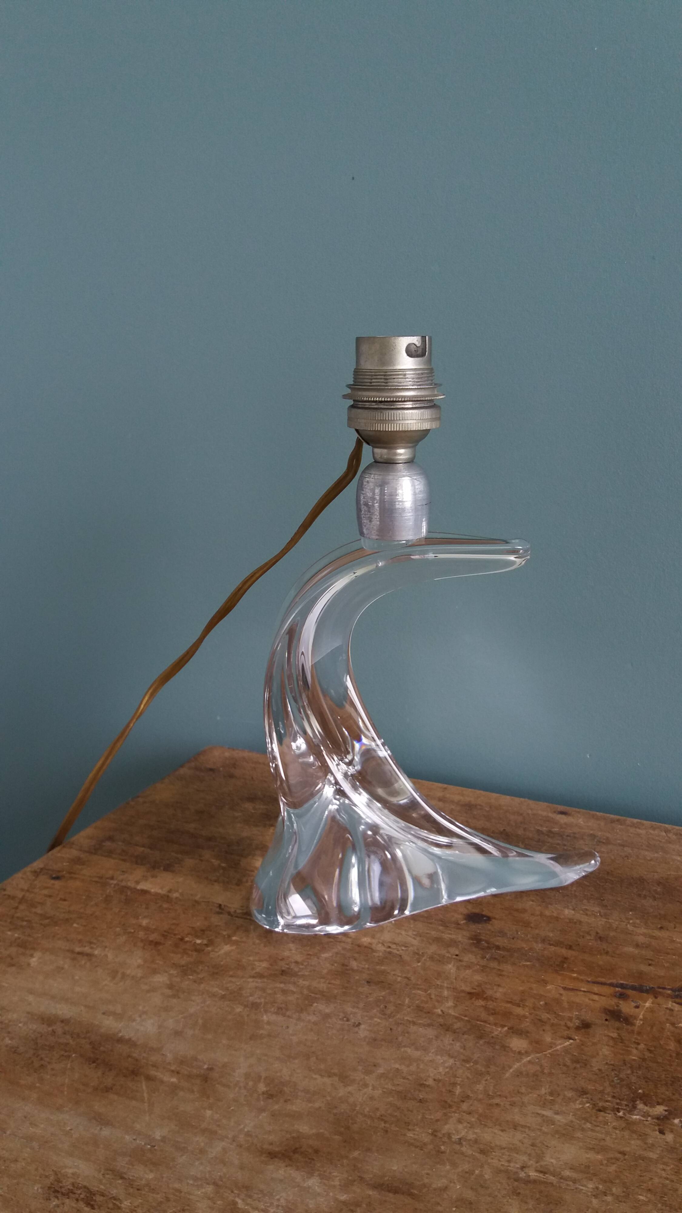 Saint-Louis crystal lamp with a free-form wave base.