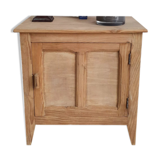 Low solid pine furniture