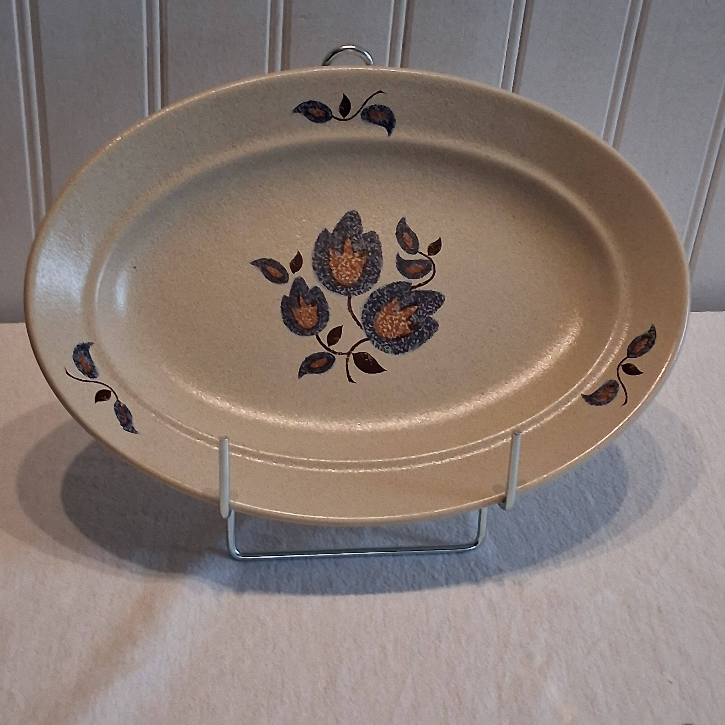 Serving dish from St Amand model "Sologne" in good condition.