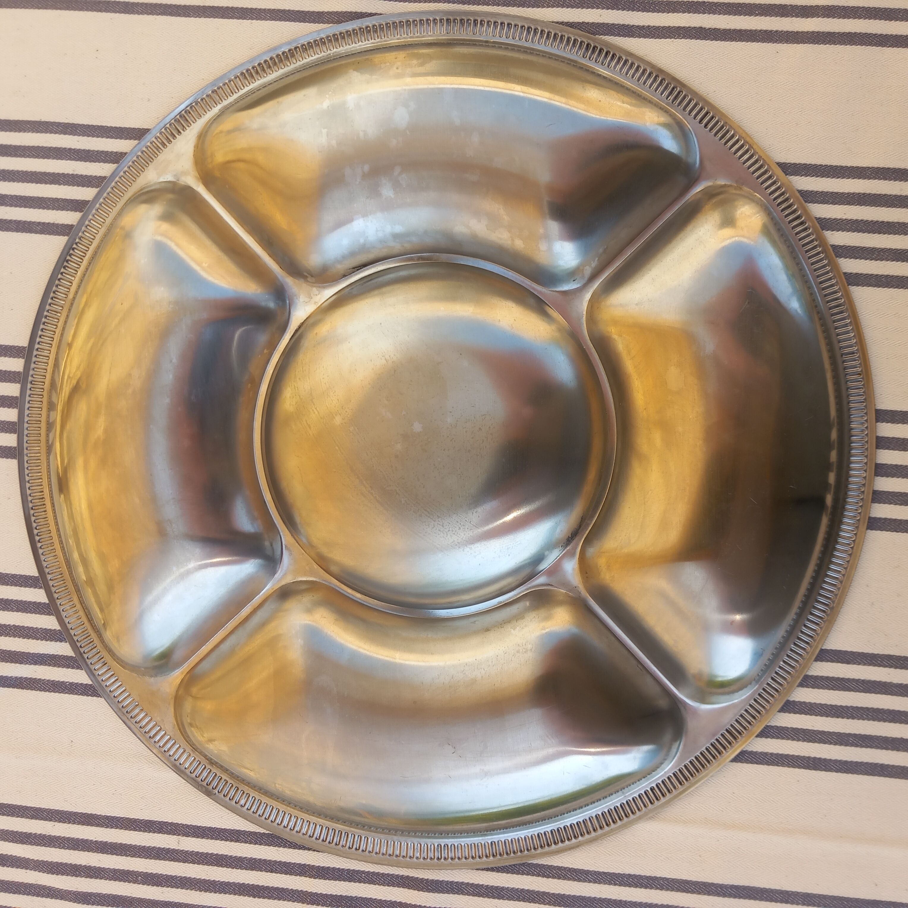 Stainless steel appetizer dish