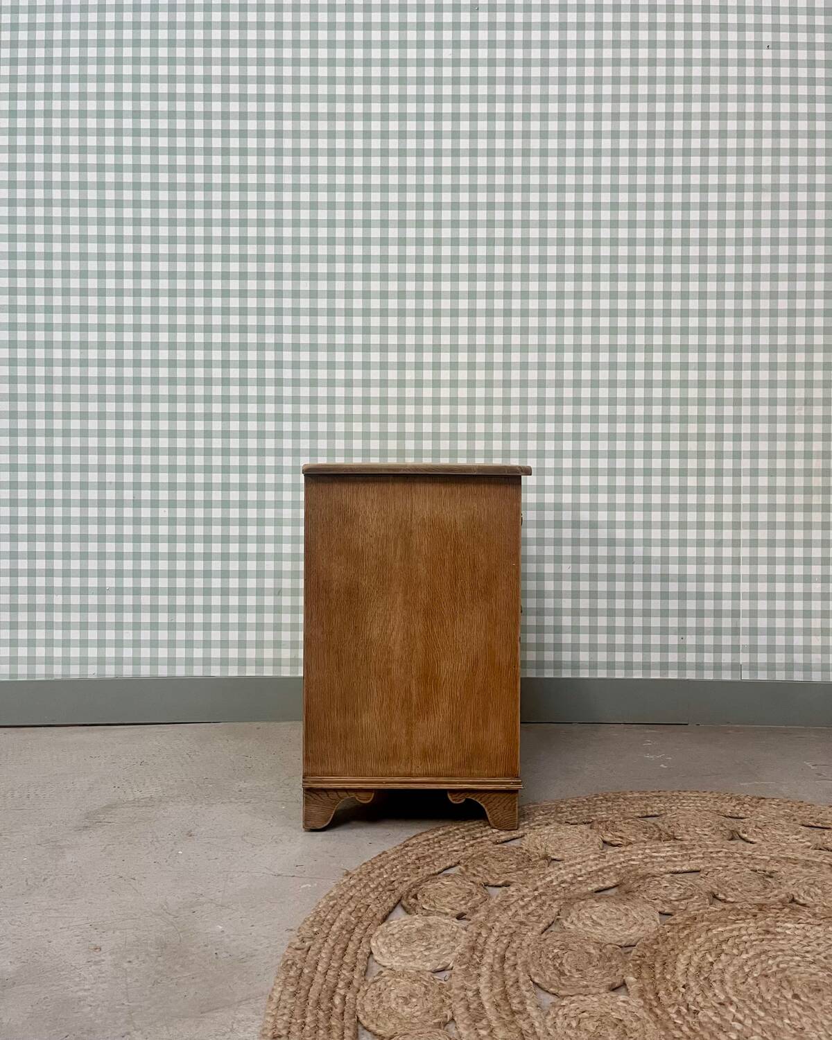 Oak bedside table (refurbished)