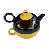 Lonely teapot