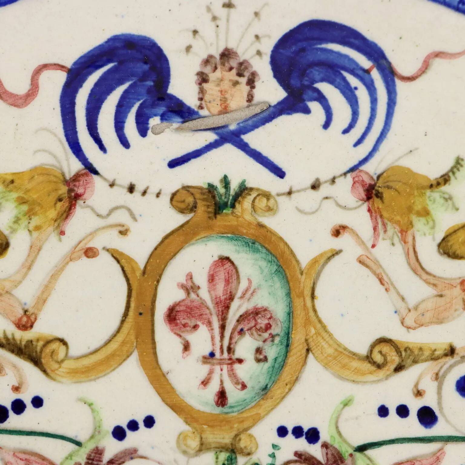 Ancient oval plate in majolica, Italy, late 19th century.