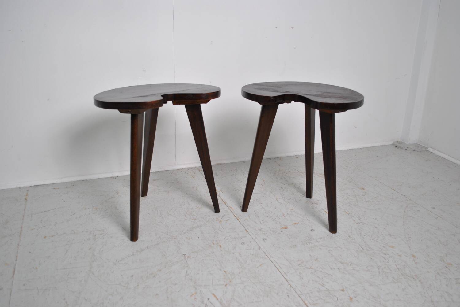 Paire de table tripode 1970