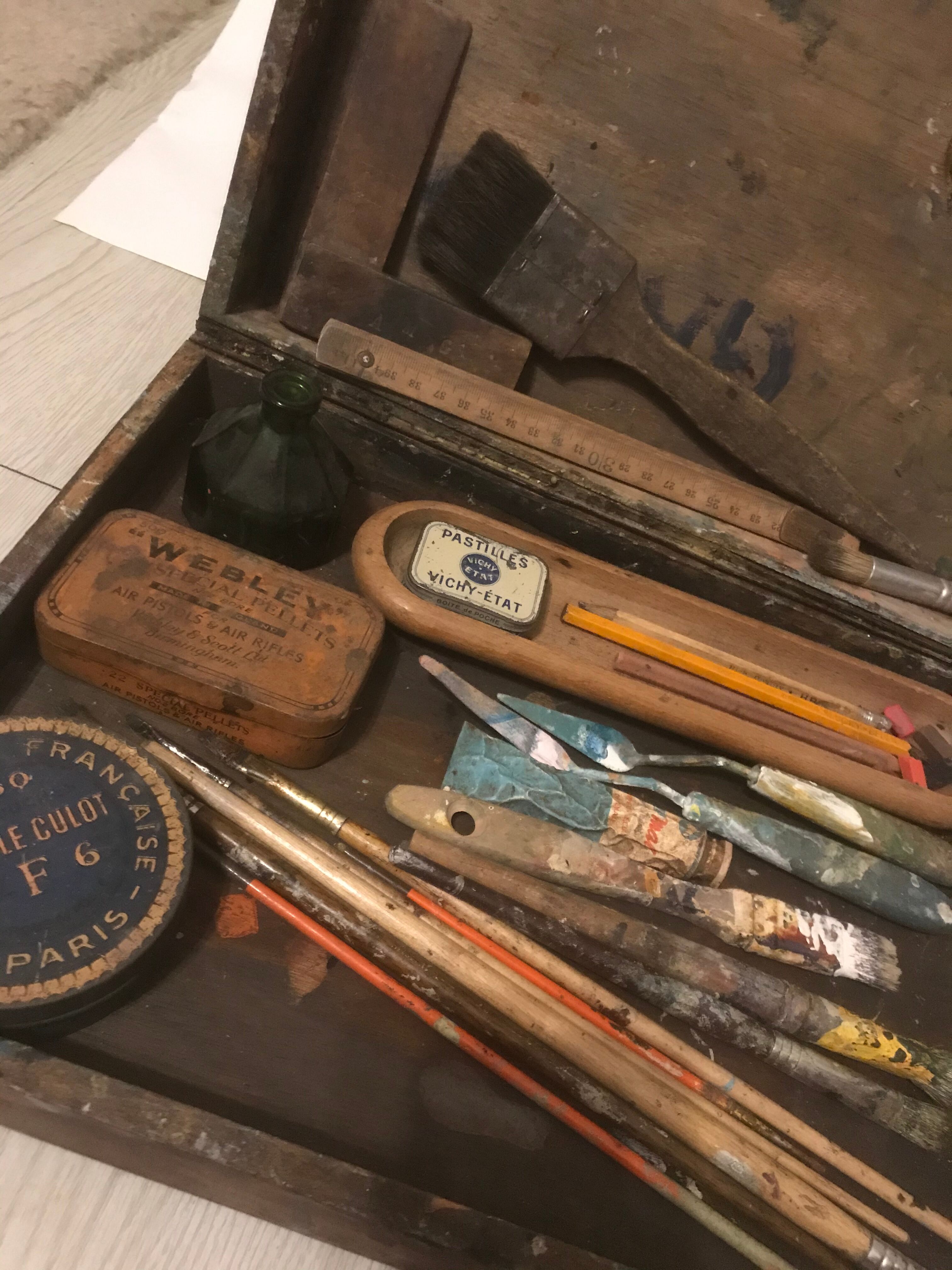 Painter's briefcase