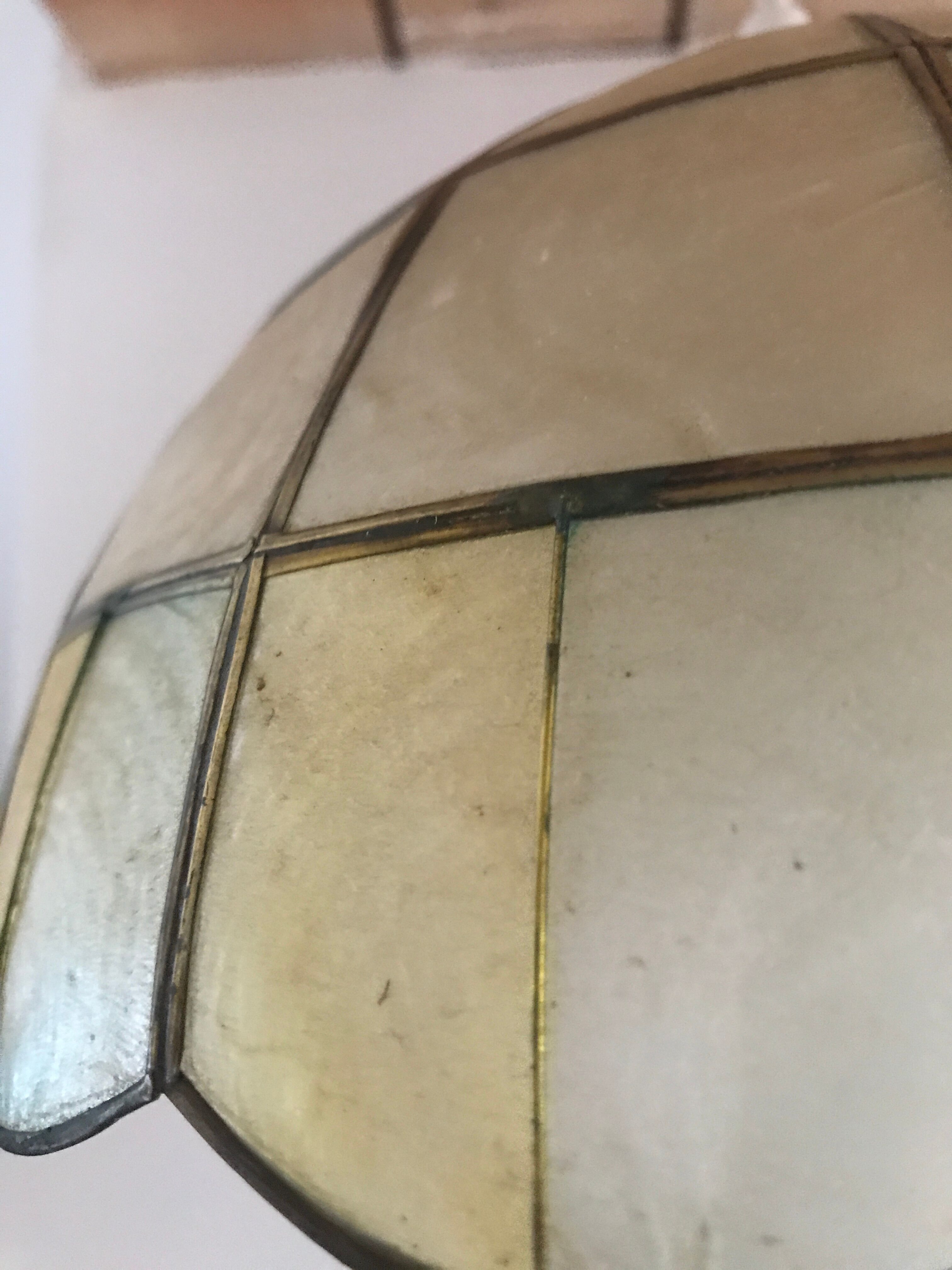 Mother-of-pearl pendant lamp