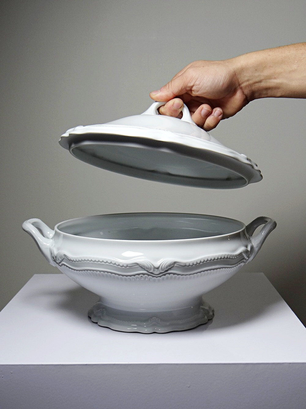 White fine porcelain soup tureen/vegetable dish from Limoges attributed to Barnardaud, vintage.