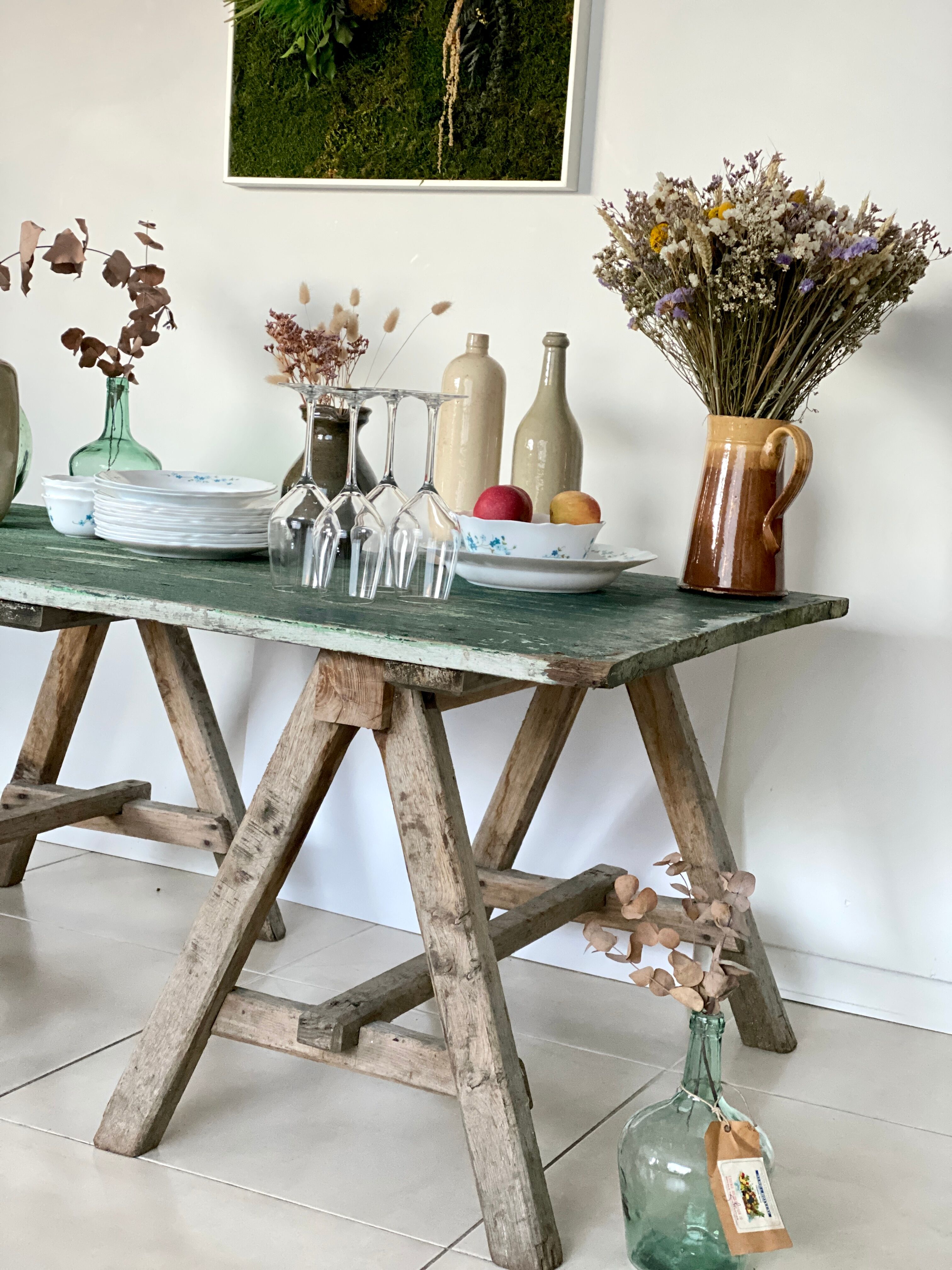 Table basse sur tréteaux anciens en bois