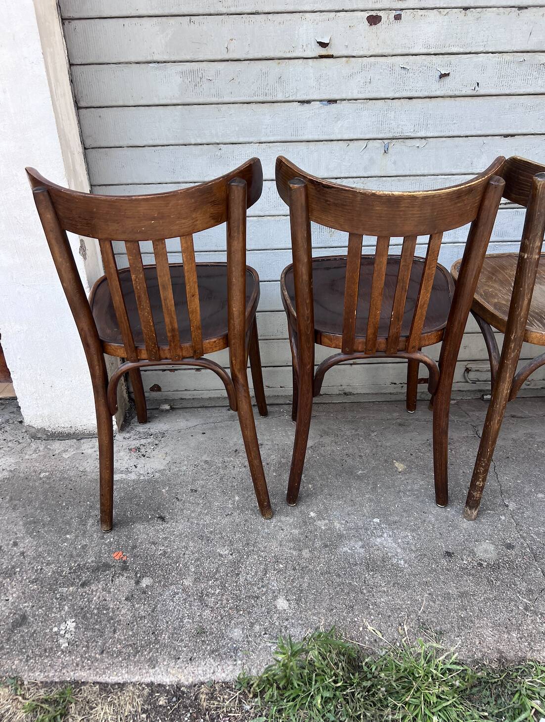 (Lot) 6 wooden bistro chairs