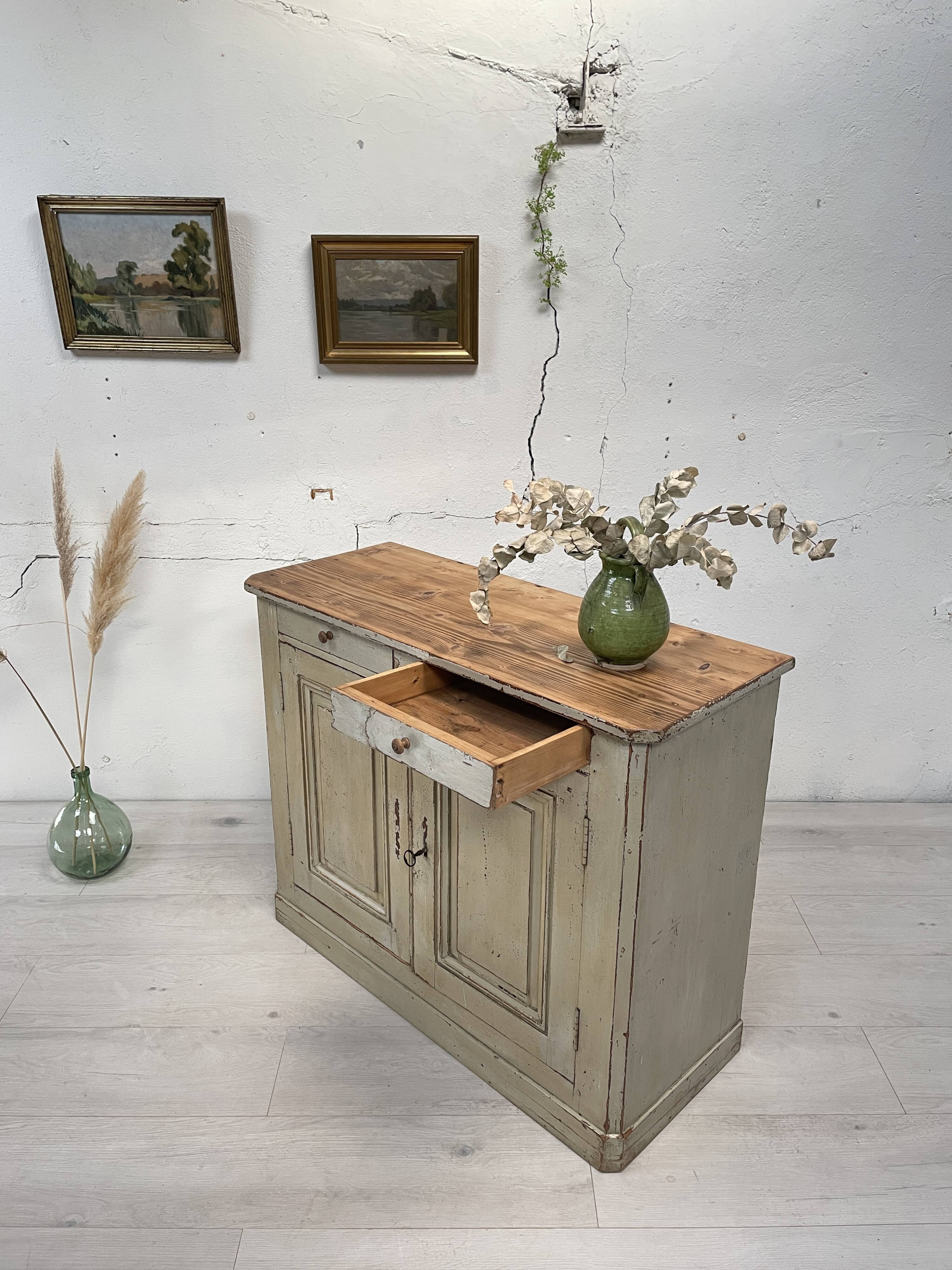 Parisian buffet in patinated wood, circa 1930.
