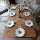 Farmhouse table with an extension