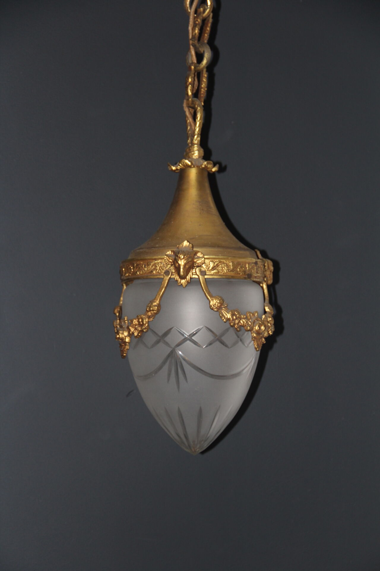 Shell chandelier 1900, frosted glass engraved and bronze