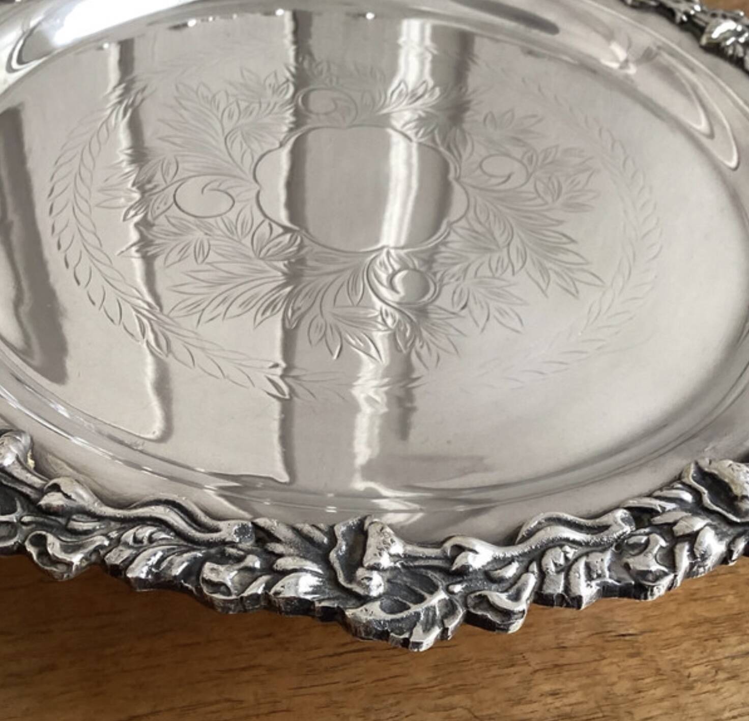 Silver-plated tripod serving dish