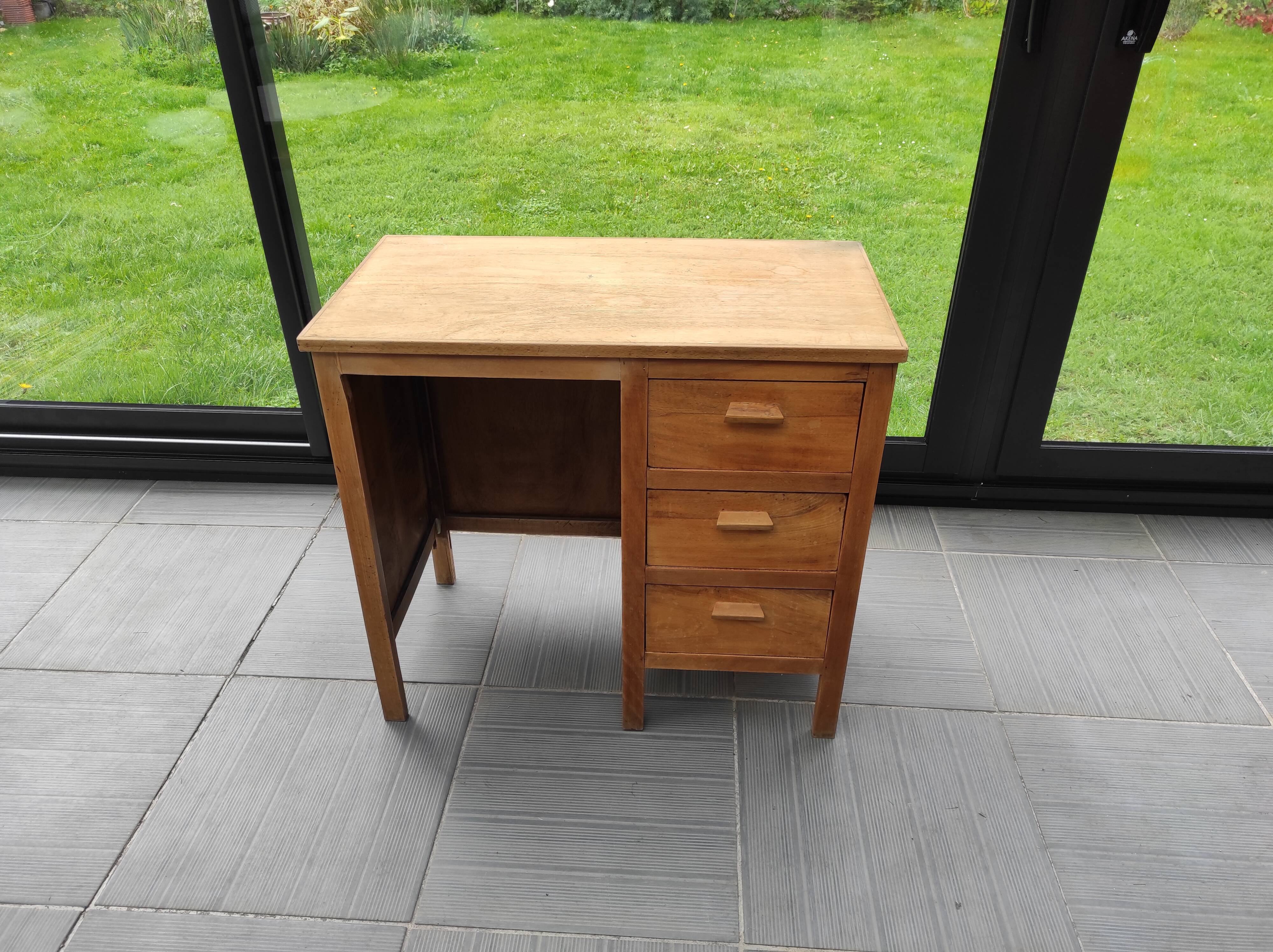 Small wooden desk three drawers