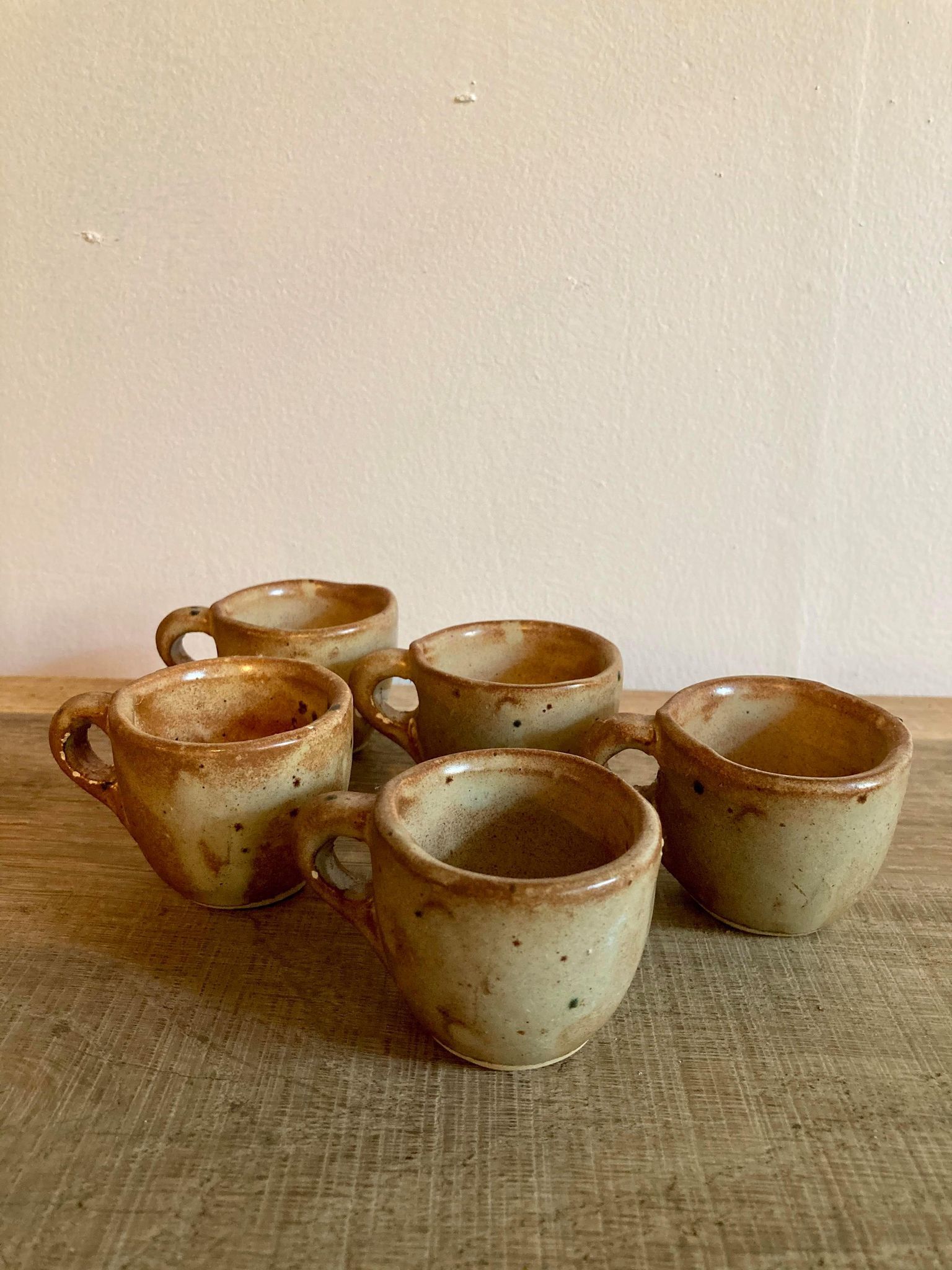Lot of 5 cups sandstone