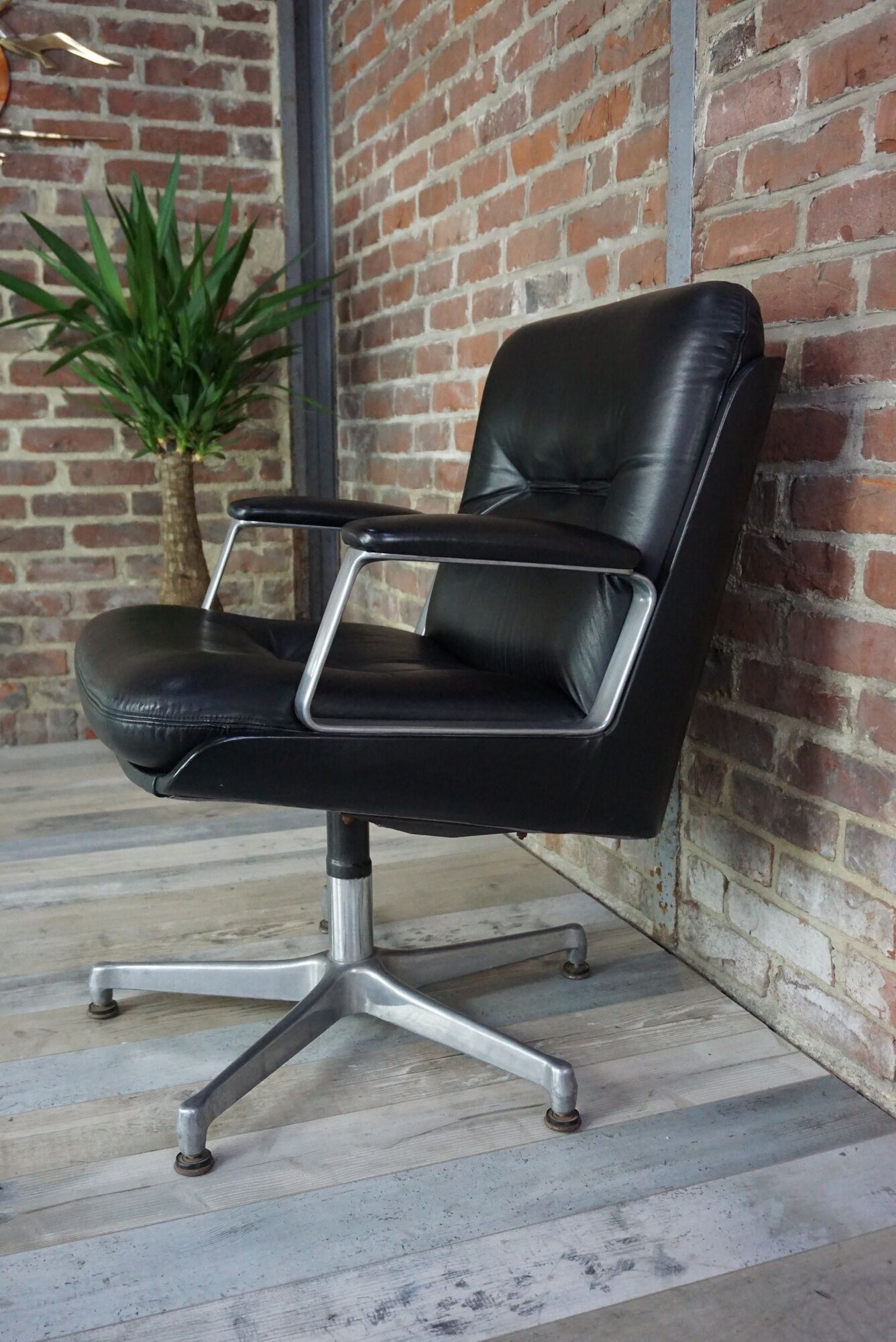 Fauteuil de bureau en cuir " Vaghi "design italien