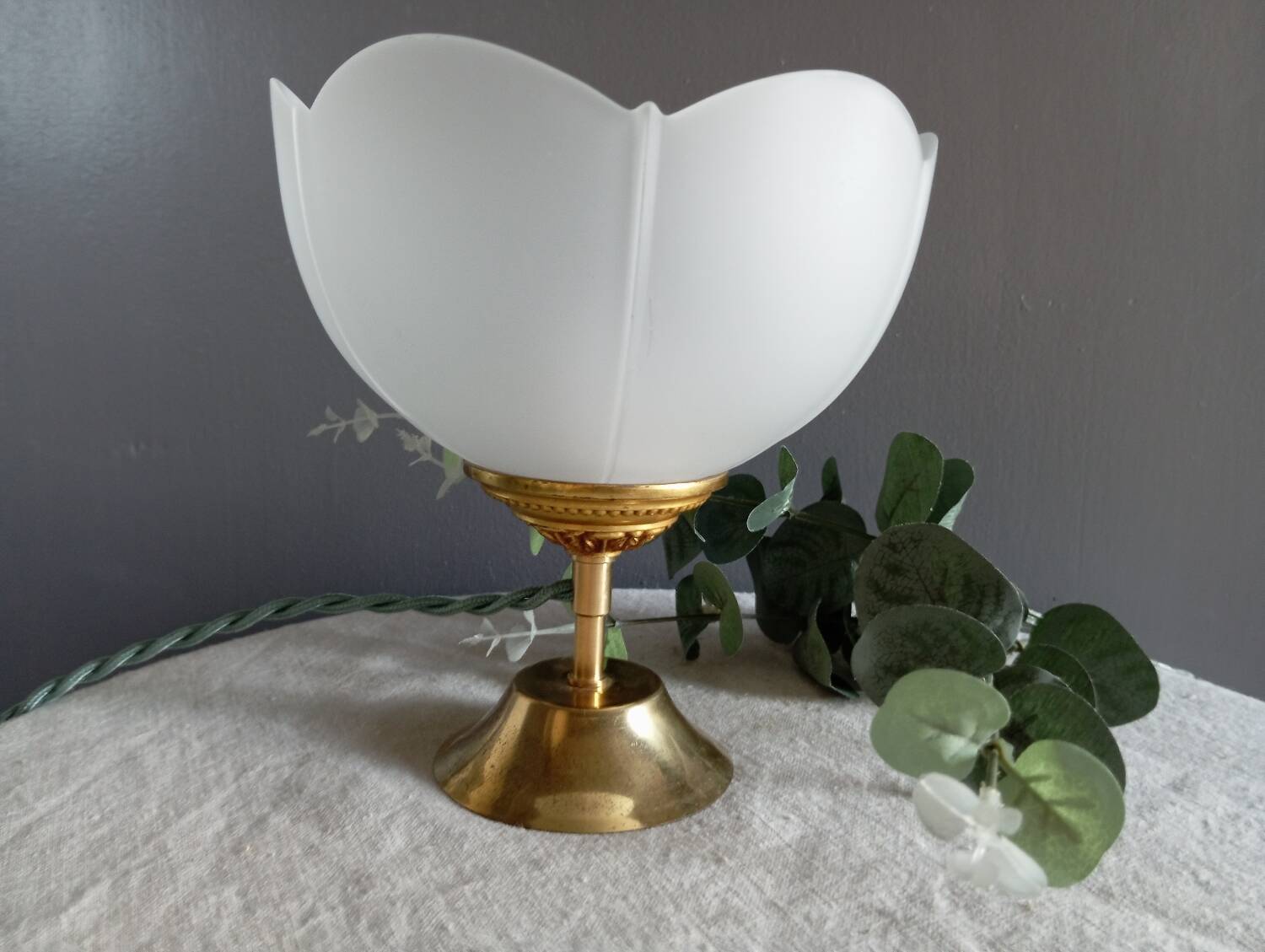 Art deco desk lamp white frosted corolla glass, gold base