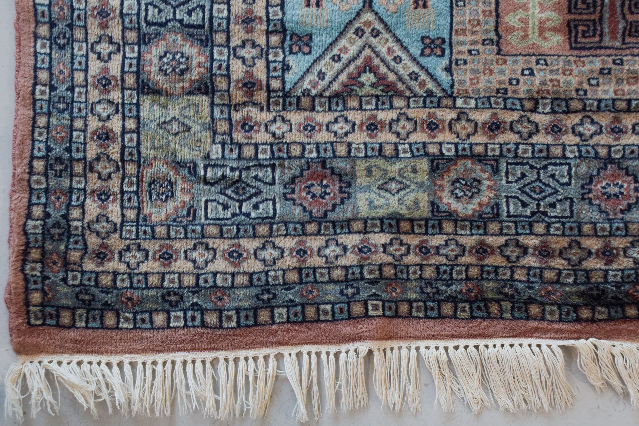 Handmade Rug from Pakistan