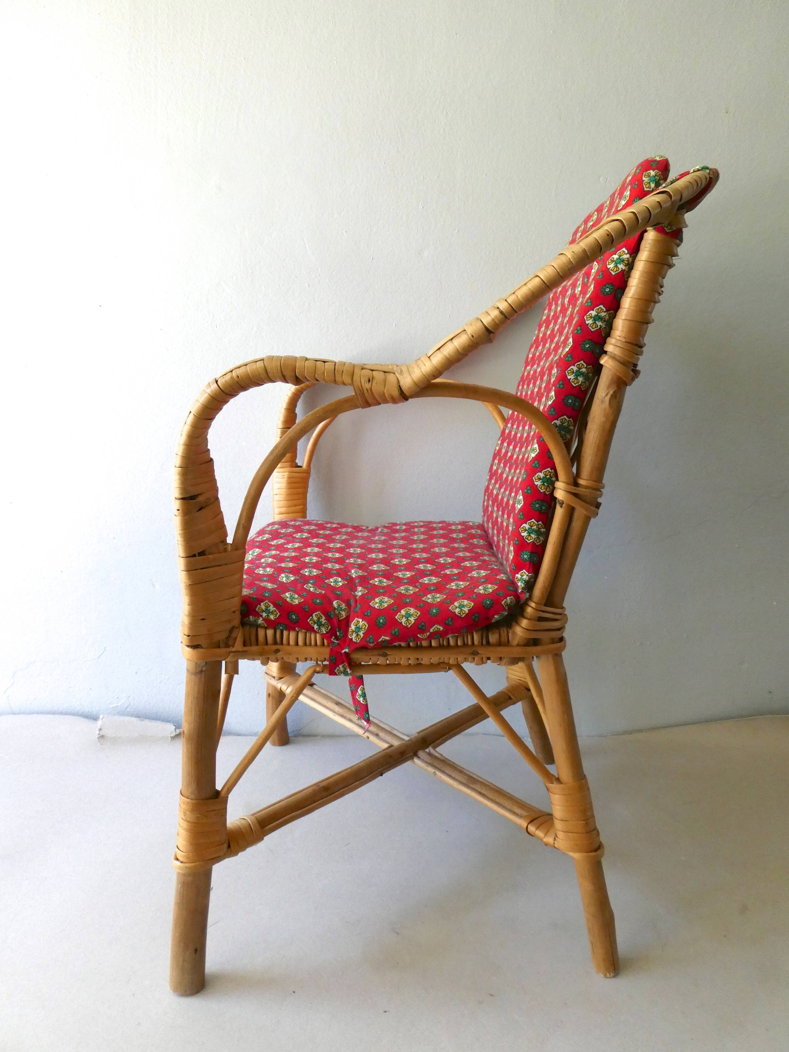 Child rattan chai of the 1970s