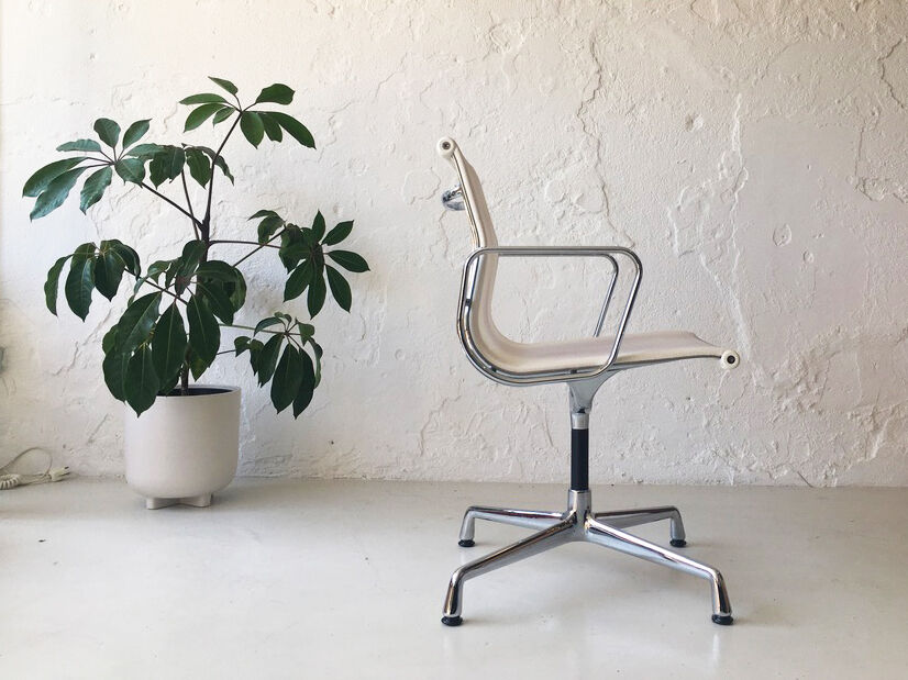 Eames swivel office chair, Vitra, 2018