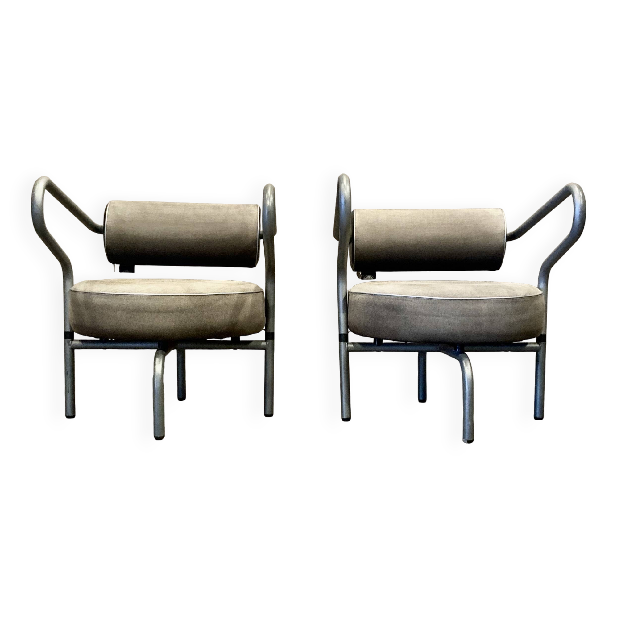 Pair of designer armchairs "the natural choice".