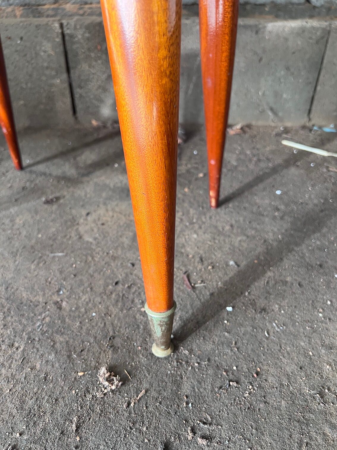 Pair of bedside or night tables in lacquered mahogany with compass feet