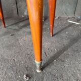 Paire de tables de chevet ou de nuit en acajou laqué aux pieds compas